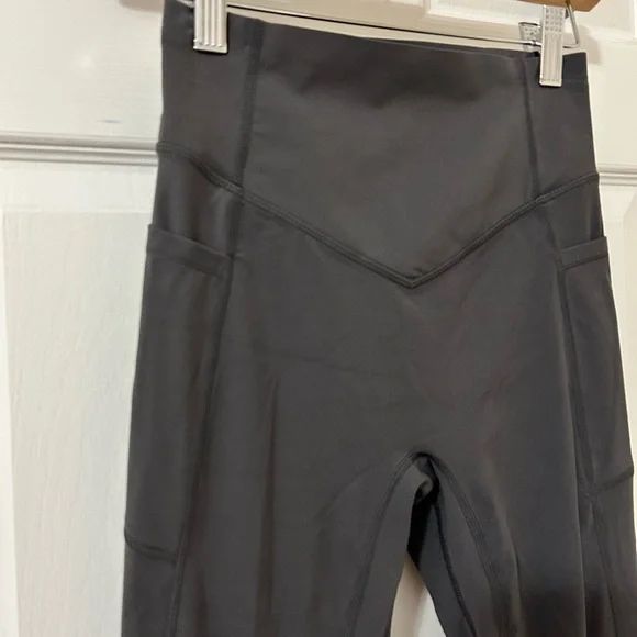 HALARA NWT UltraSculpt Leggings butt lifting - Picture 4 of 14